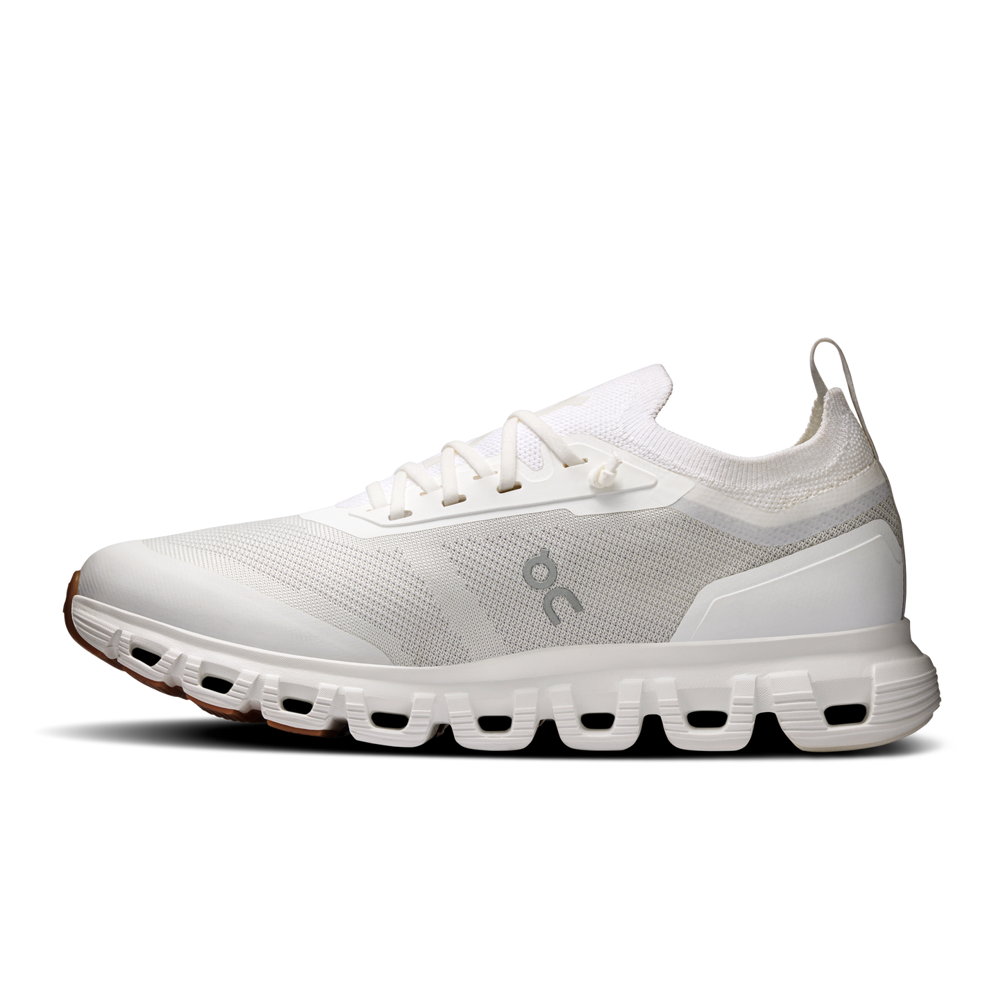 On Running Women's Cloud 6 Versa Shoes - White / White - Shopsportive