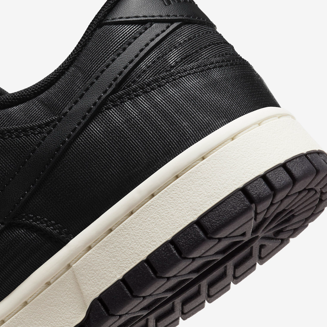 Nike Men's Dunk Premium Low Retro Shoes - Black / Sail White Sportive