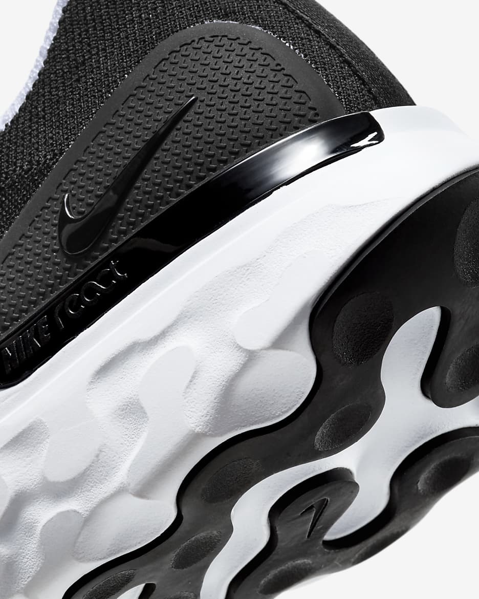 Nike Women's React Phantom Run Flyknit 2 Shoes - Black / White - Shopsportive