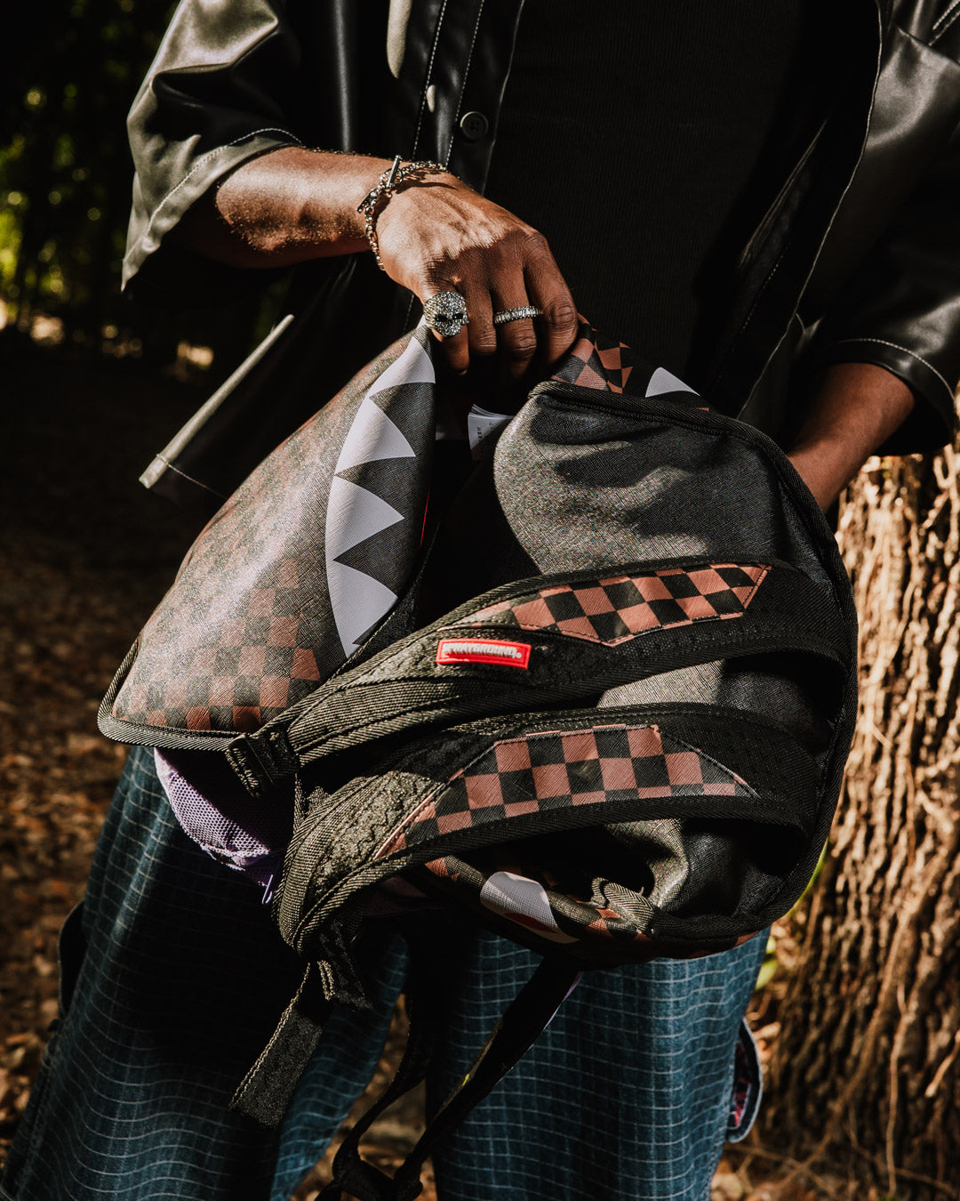 Sprayground Nooo Way!!! A Reversible Backpack - Purple Velour To Og Sharks In Paris Backpack Bag - Shopsportive