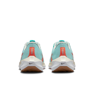 Nike Women's Pegasus 40 Shoes - Jade Ice / White / Sea Glass / Picante Red