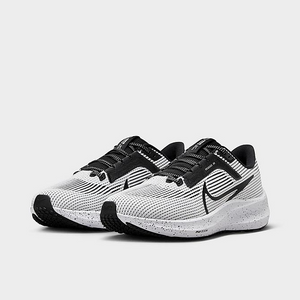 Nike Women's Pegasus 40 Shoes - White / Black