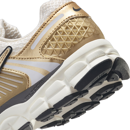 Nike Women's Zoom Vomero 5 Shoes - Photon Dust / Metallic Gold / Gridiron / Sail - Shopsportive
