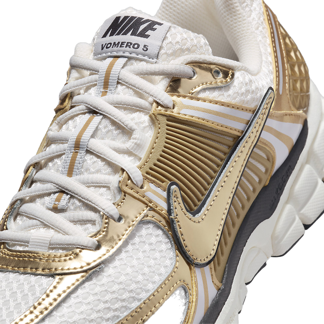 Nike Women's Zoom Vomero 5 Shoes - Photon Dust / Metallic Gold / Gridiron / Sail - Shopsportive