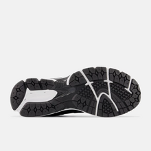 Load image into Gallery viewer, New Balance Men&#39;s 2002R Shoes - Black / Phantom / Gunmetal Sportive
