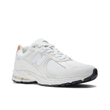 Load image into Gallery viewer, New Balance Men&#39;s 2002R Shoes - Reflection / Sepia / Sea Salt Sportive
