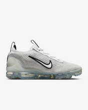 Load image into Gallery viewer, Nike Men&#39;s Air VaporMax 2021 FK Shoes - White / Black / Metallic Silver Sportive
