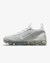 Load image into Gallery viewer, Nike Women&#39;s Air Vapormax 2021 FK Shoes - White / Pure Platinum / Metallic Silver Sportive
