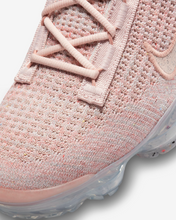 Load image into Gallery viewer, Nike Women&#39;s Air Vapormax 2021 Flyknit Shoes - Pink Oxford / Rose Whisper / Metallic Silver Sportive
